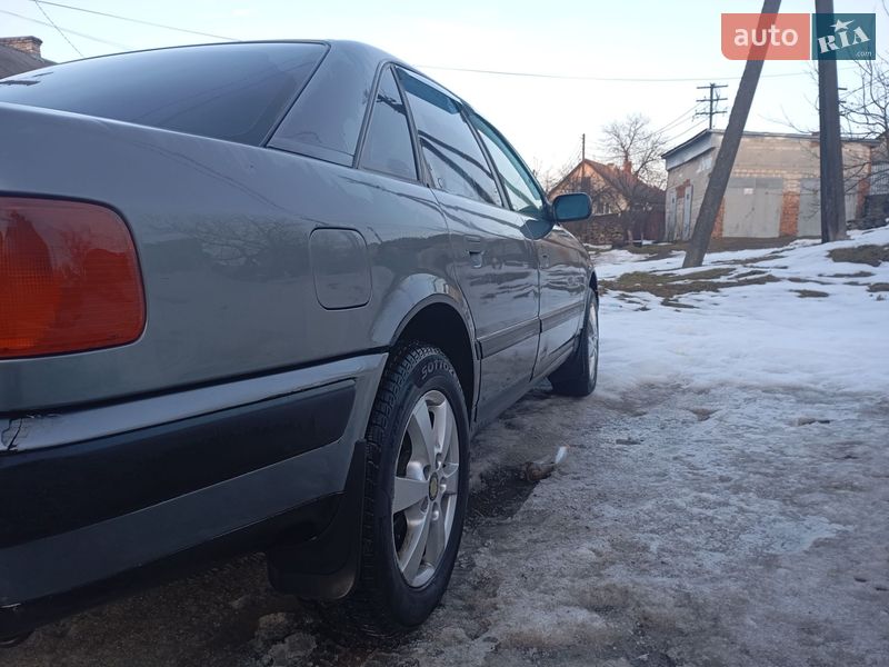 Седан Audi 100 1993 в Бучаче
