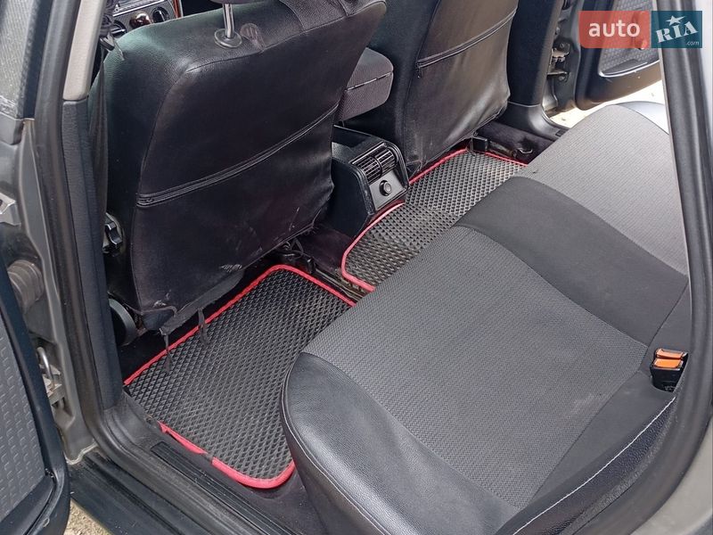 Седан Audi 100 1993 в Бучаче