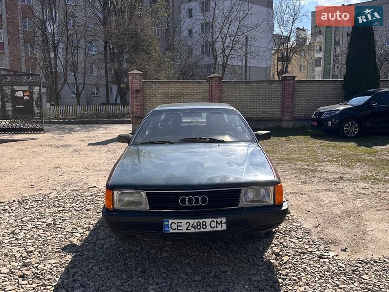 Седан Audi 100 1985 в Самборе