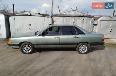 Седан Audi 100 1983 в Кременчуге