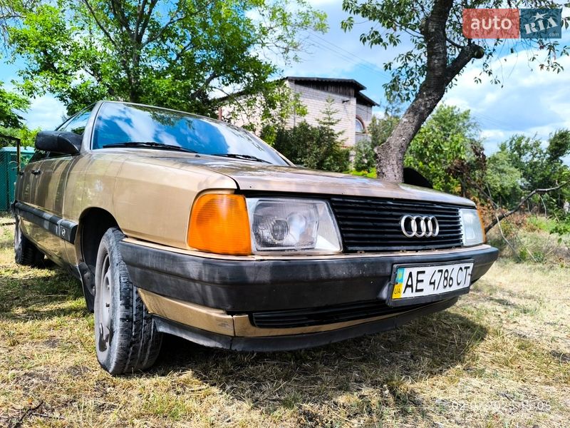 Седан Audi 100 1985 в Кривом Роге