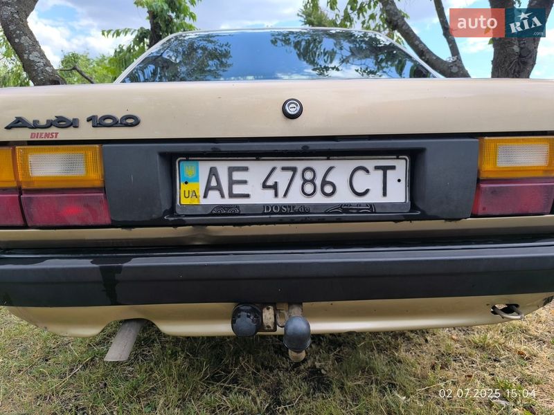 Седан Audi 100 1985 в Кривом Роге