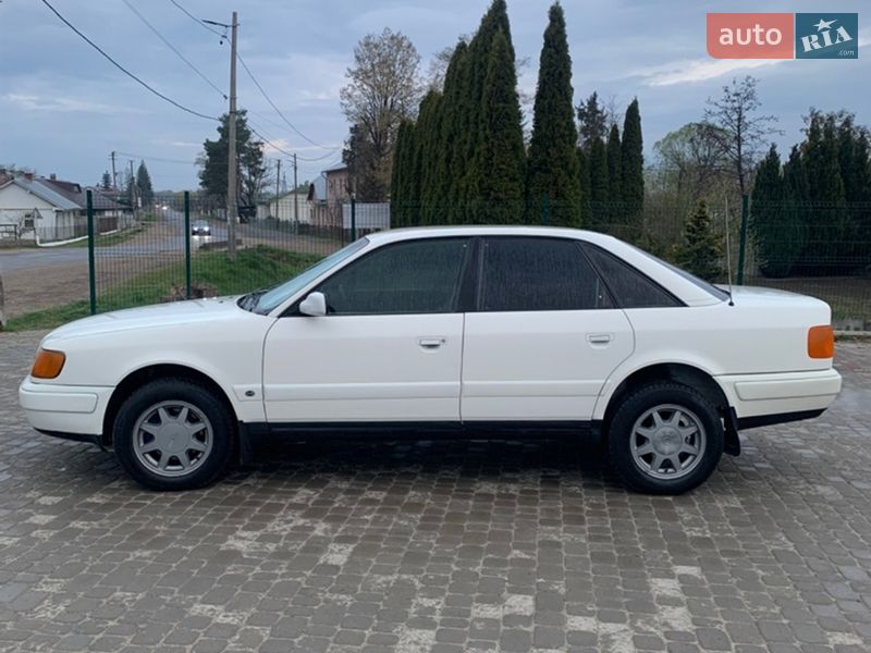 Седан Audi 100 1993 в Самборе