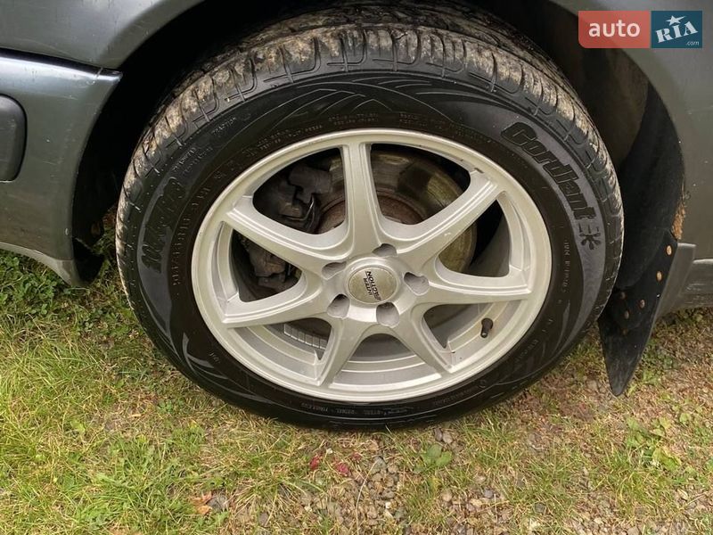 Седан Audi 100 1992 в Неполоковцах