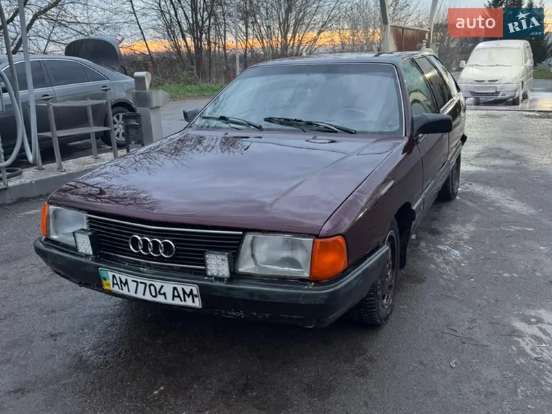 Audi 100