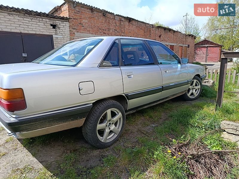 Седан Audi 100 1990 в Луцьку