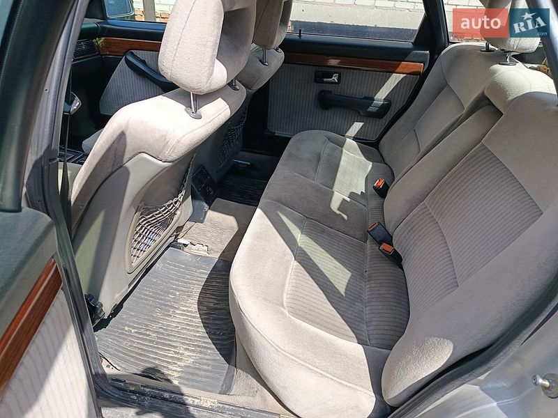 Седан Audi 100 1990 в Луцьку