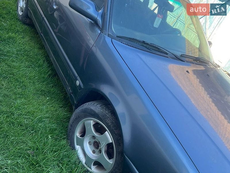 Седан Audi 100 1993 в Березному