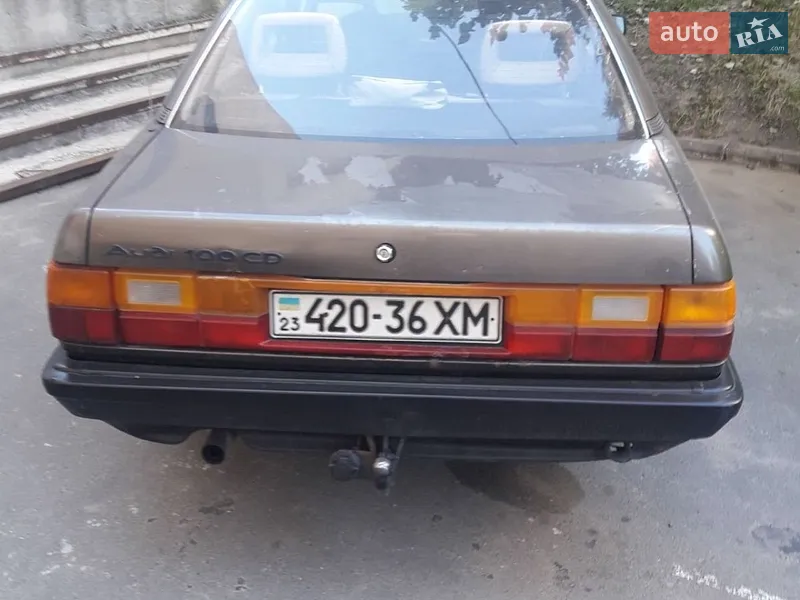 Audi 100 1983