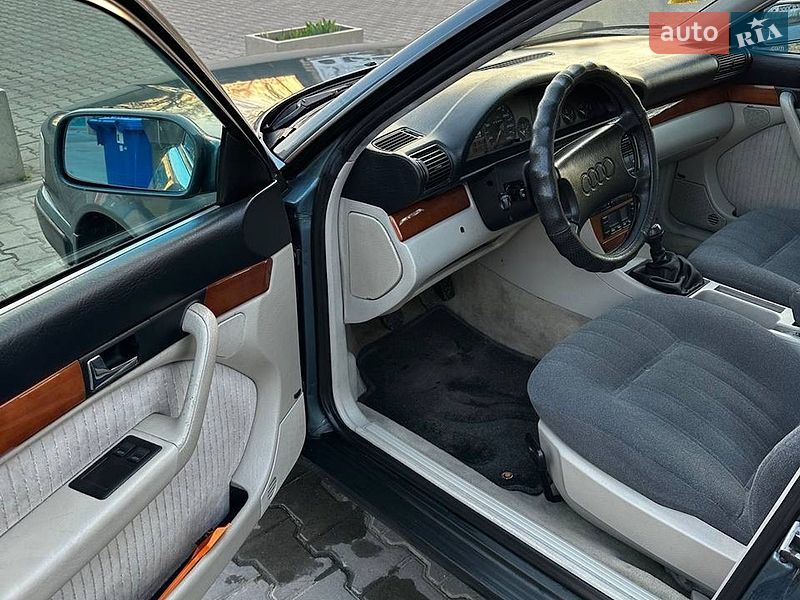 Седан Audi 100 1991 в Одессе
