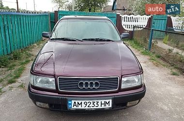 Седан Audi 100 1993 в Лугинах