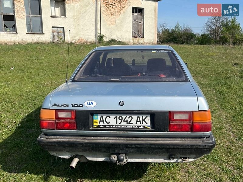 Седан Audi 100 1983 в Нововолынске
