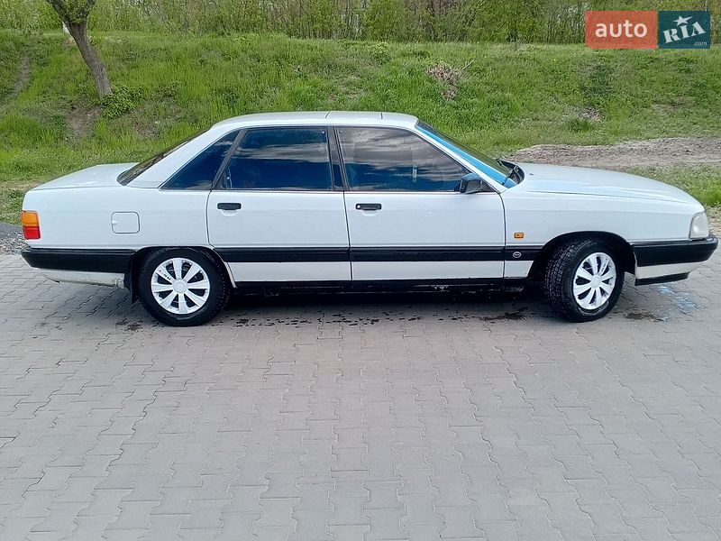 Седан Audi 100 1989 в Ватутіному