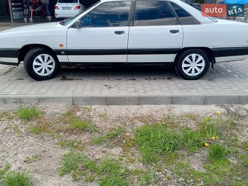 Седан Audi 100 1989 в Ватутіному