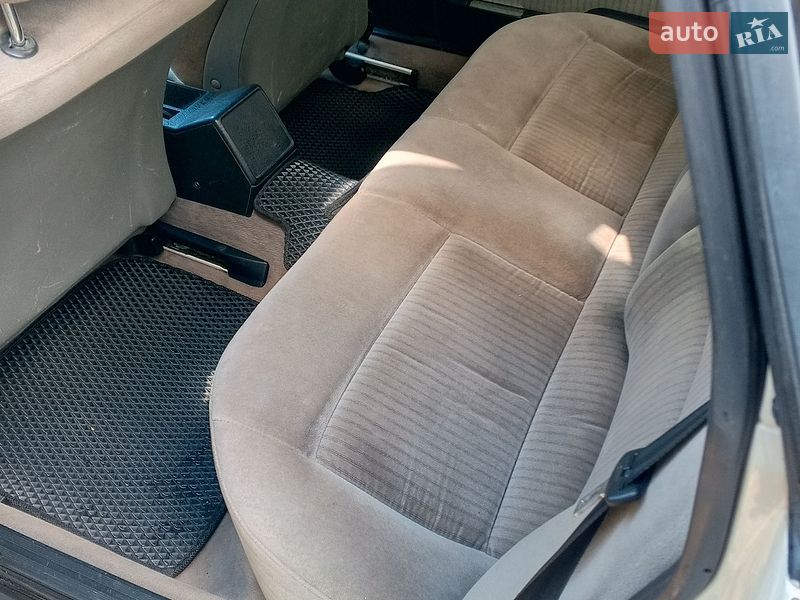 Седан Audi 100 1989 в Ватутіному