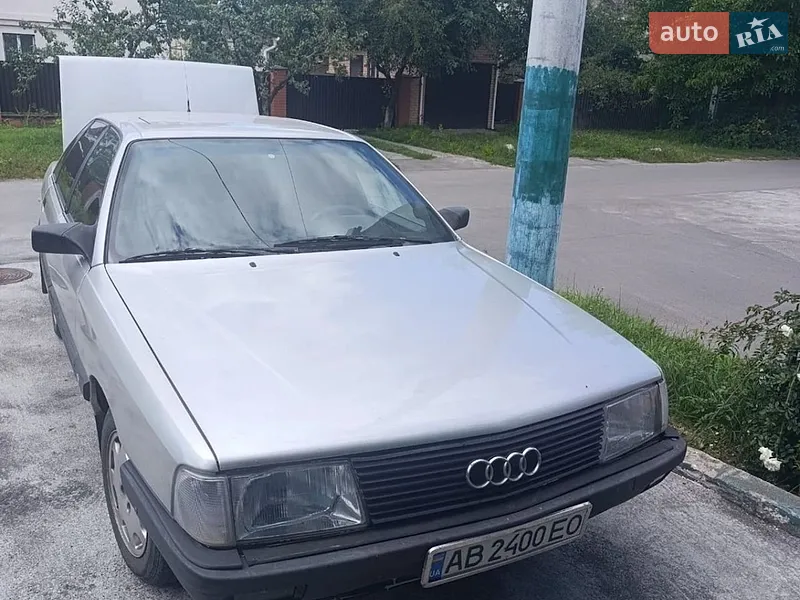 Audi 100