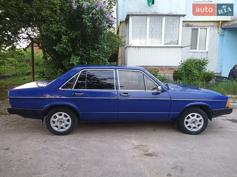 Седан Audi 100 1978 в Немирові