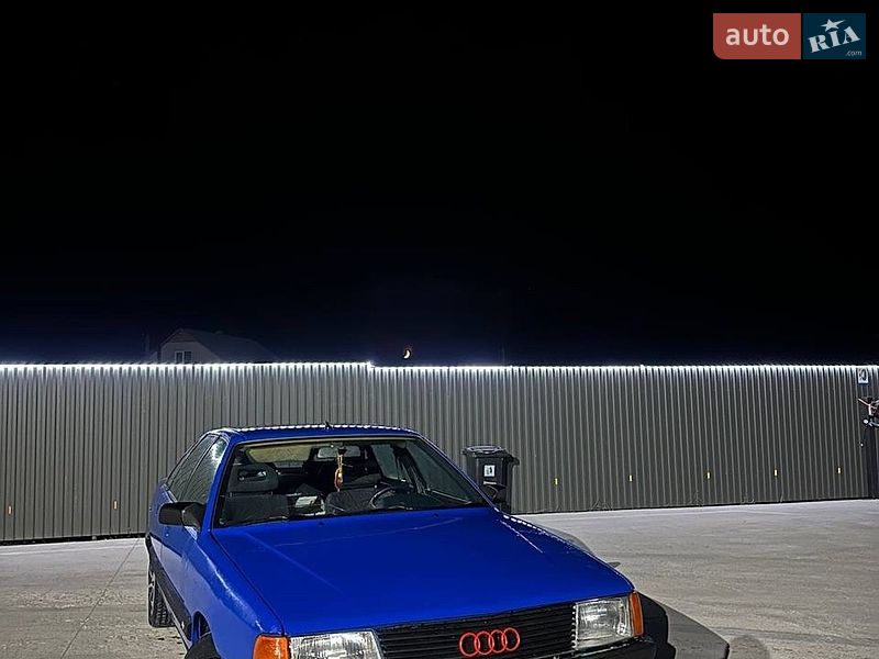 Седан Audi 100 1987 в Чорткове