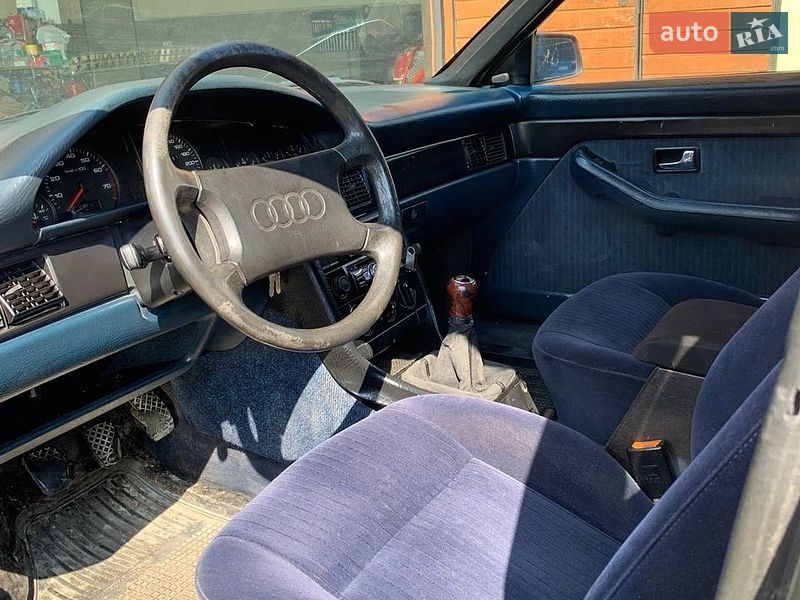 Седан Audi 100 1990 в Львові