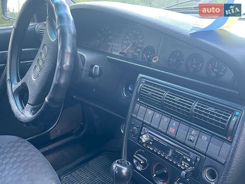 Седан Audi 100 1992 в Вороновиці