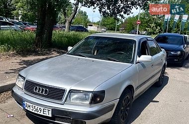 Седан Audi 100 1992 в Киеве