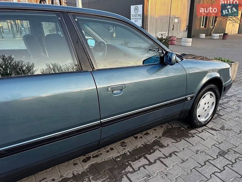 Седан Audi 100 1991 в Одессе