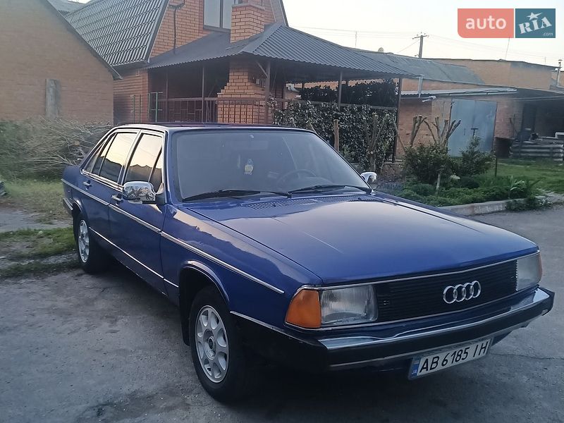 Седан Audi 100 1978 в Немирові