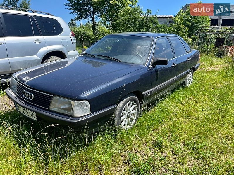 Седан Audi 100 1986 в Дрогобичі