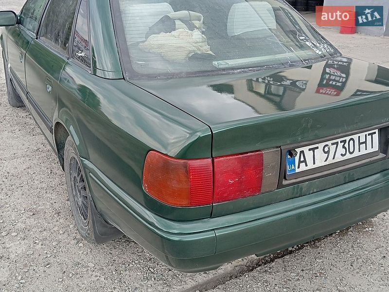 Седан Audi 100 1992 в Бурштині