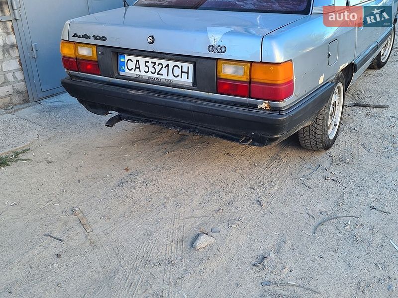 Седан Audi 100 1985 в Черкасах