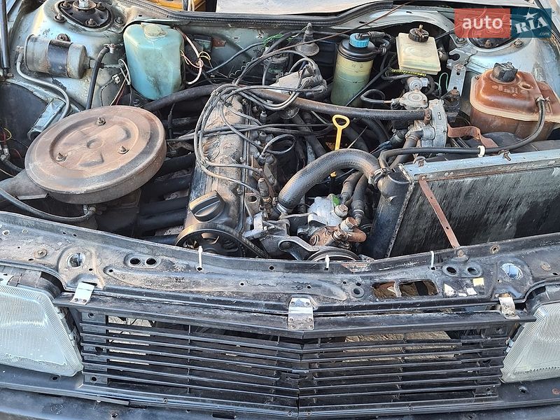 Седан Audi 100 1985 в Черкасах