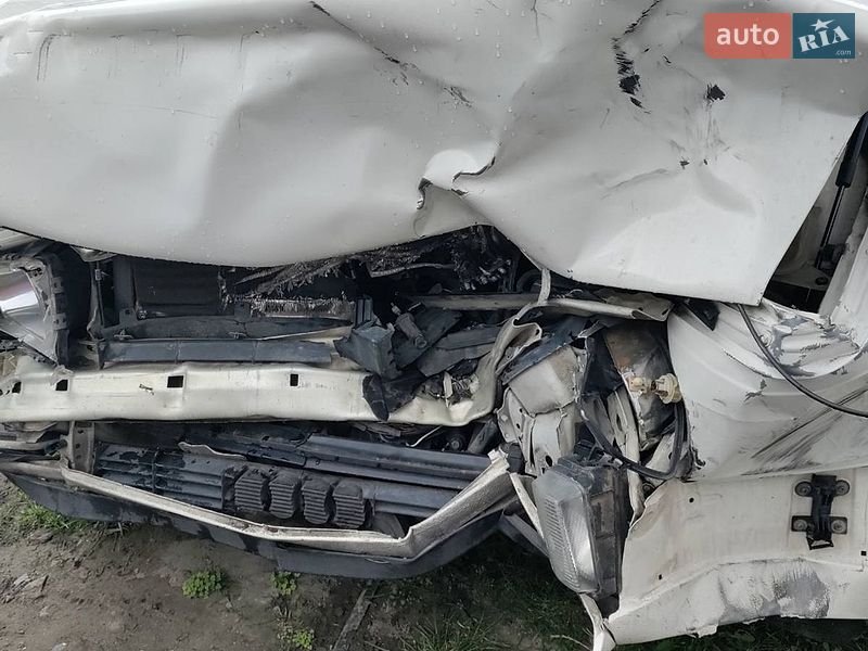 Седан Audi 100 1988 в Днепре