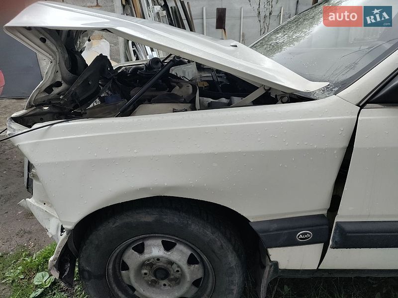 Седан Audi 100 1988 в Днепре