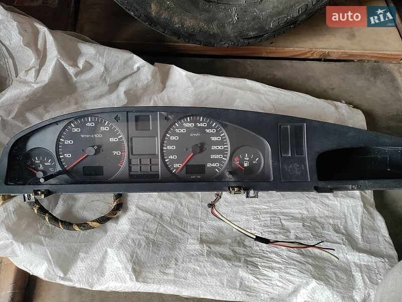 Седан Audi 100 1988 в Днепре