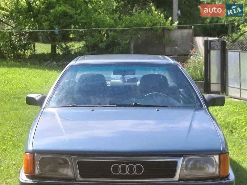 Audi 100