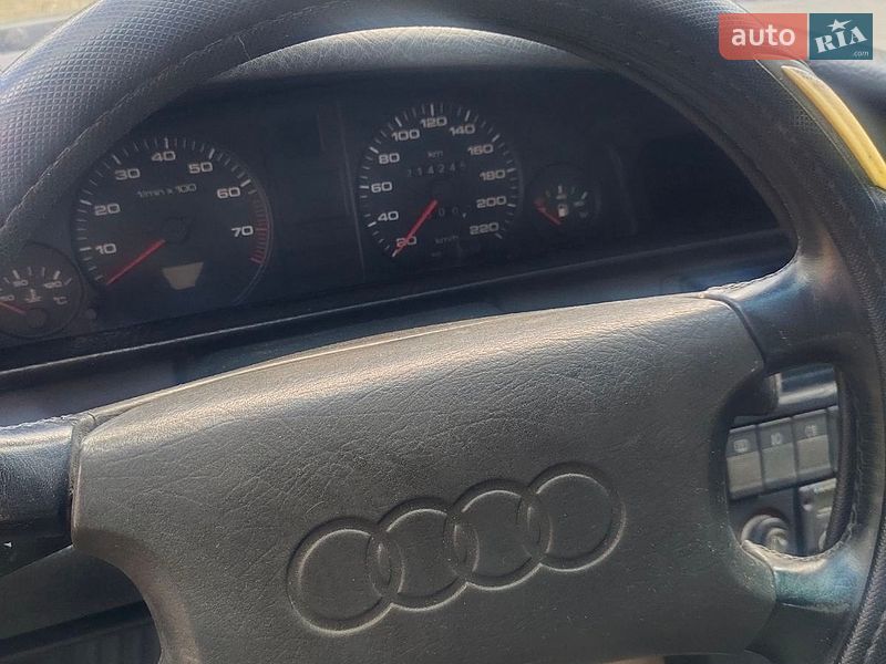 Седан Audi 100 1988 в Охтирці