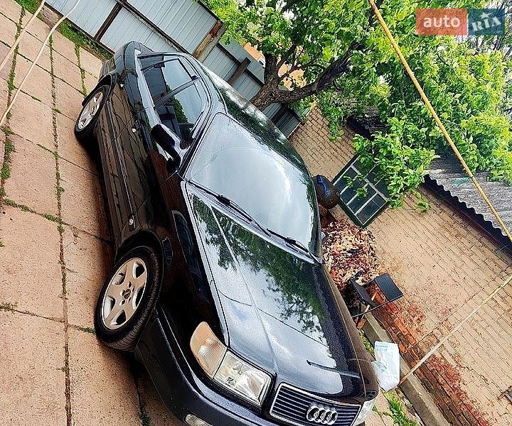 Седан Audi 100 1992 в Чугуєві