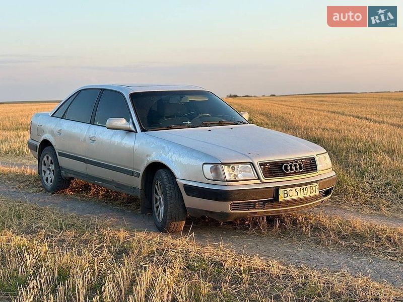 Седан Audi 100 1992 в Радехові