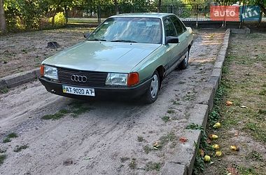 Седан Audi 100 1983 в Володимирі
