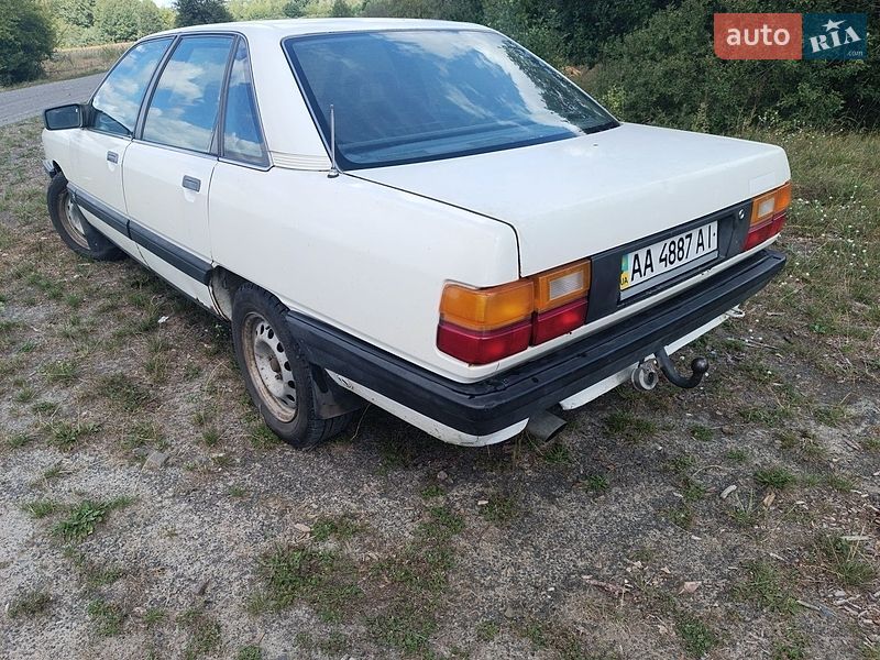 Седан Audi 100 1990 в Ровно