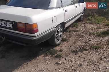 Седан Audi 100 1987 в Чернівцях