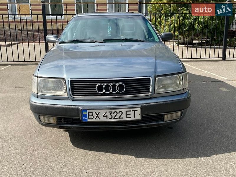 Седан Audi 100 1991 в Глухове