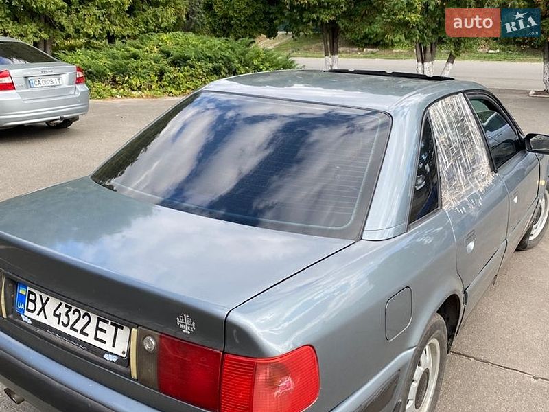 Седан Audi 100 1991 в Глухове