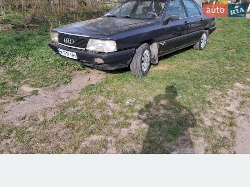 Седан Audi 100 1988 в Ровно