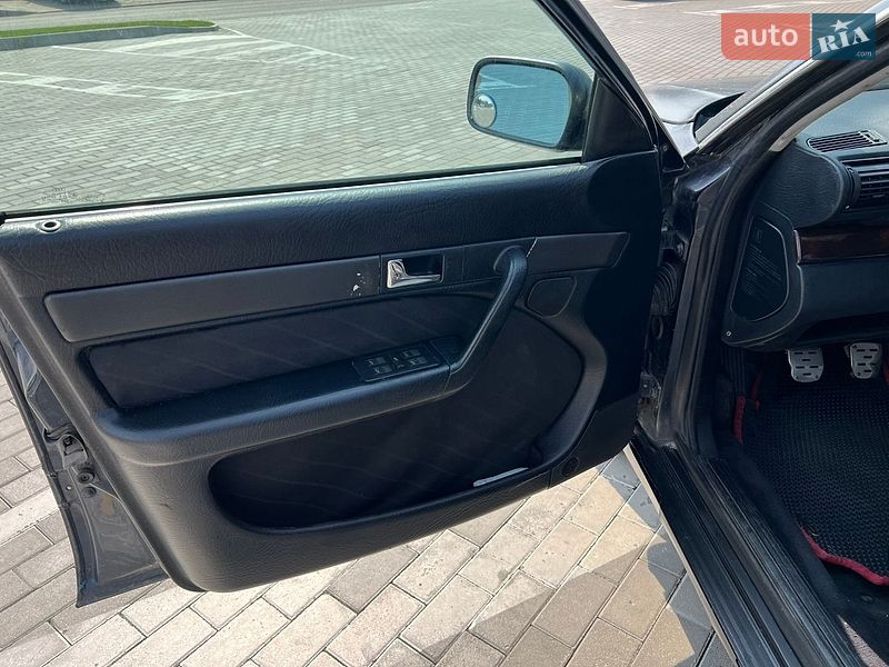 Седан Audi 100 1994 в Ровно