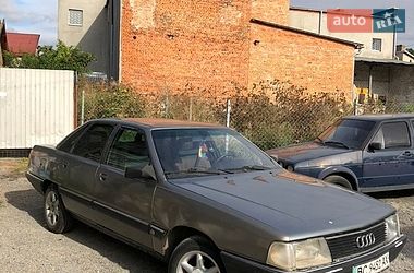 Седан Audi 100 1988 в Сокале