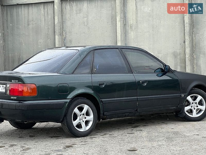 Седан Audi 100 1994 в Дрогобичі