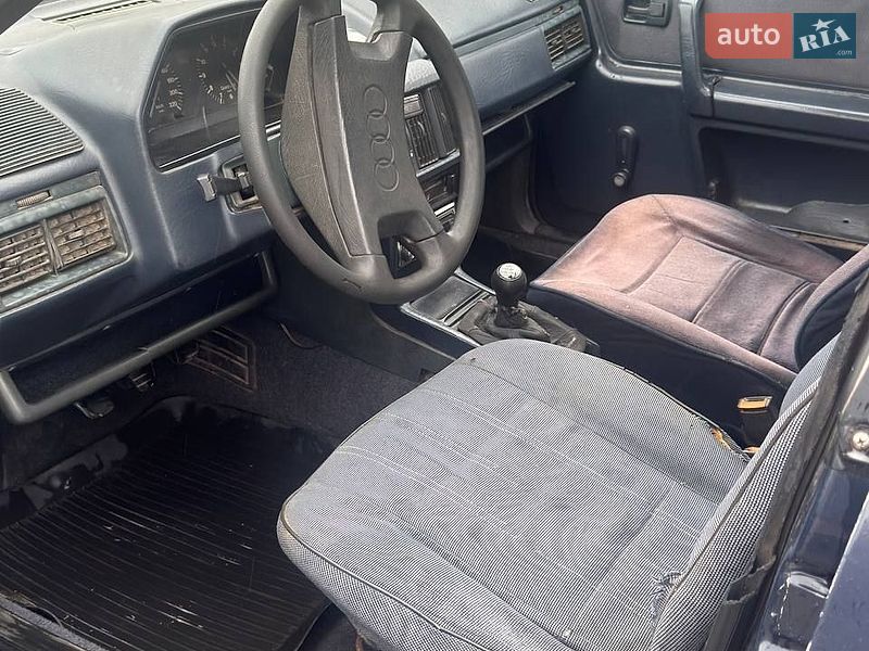Седан Audi 100 1983 в Владимире