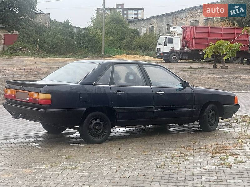 Седан Audi 100 1983 в Владимире