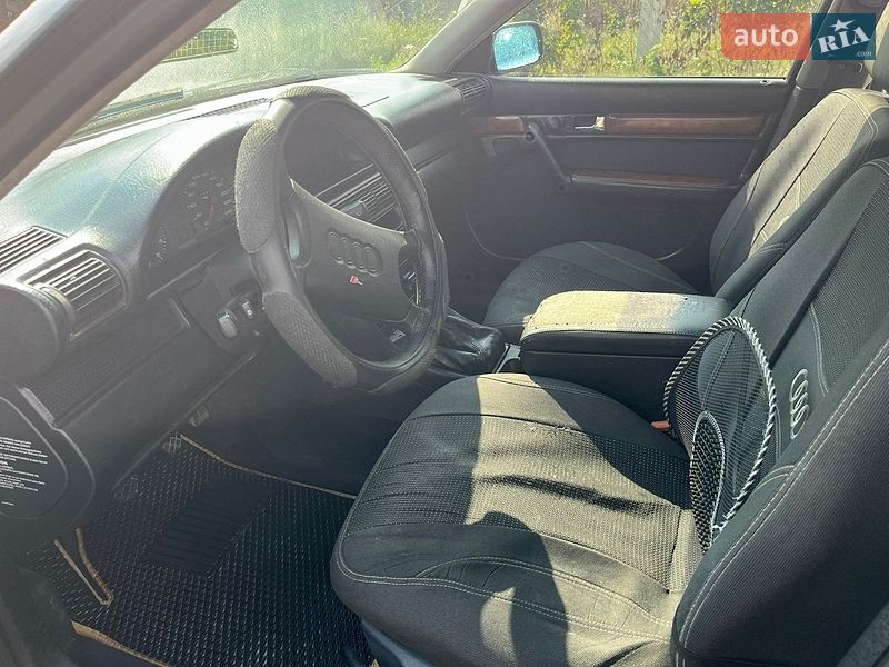 Седан Audi 100 1992 в Смілі